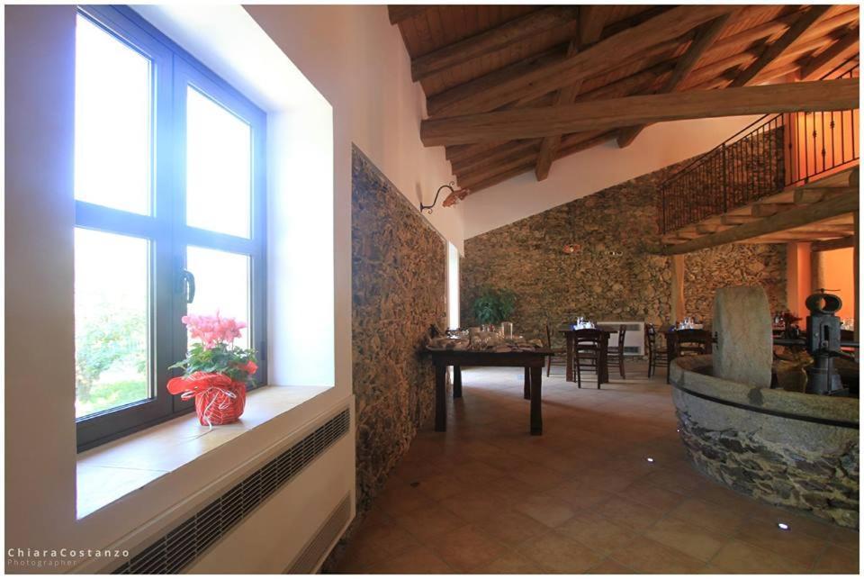 Antico Casale Bed and Breakfast Gioiosa Marea Eksteriør billede