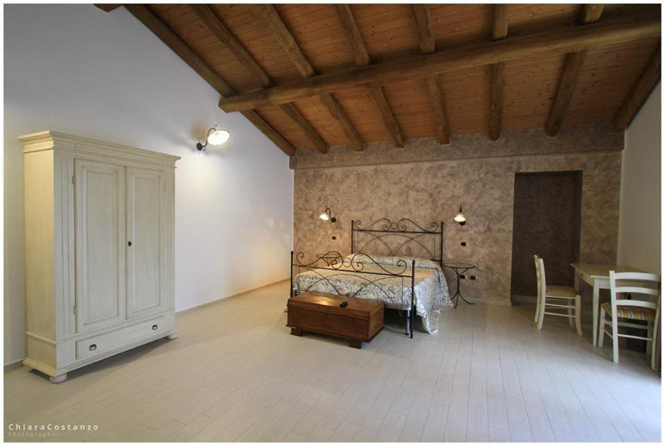 Antico Casale Bed and Breakfast Gioiosa Marea Eksteriør billede